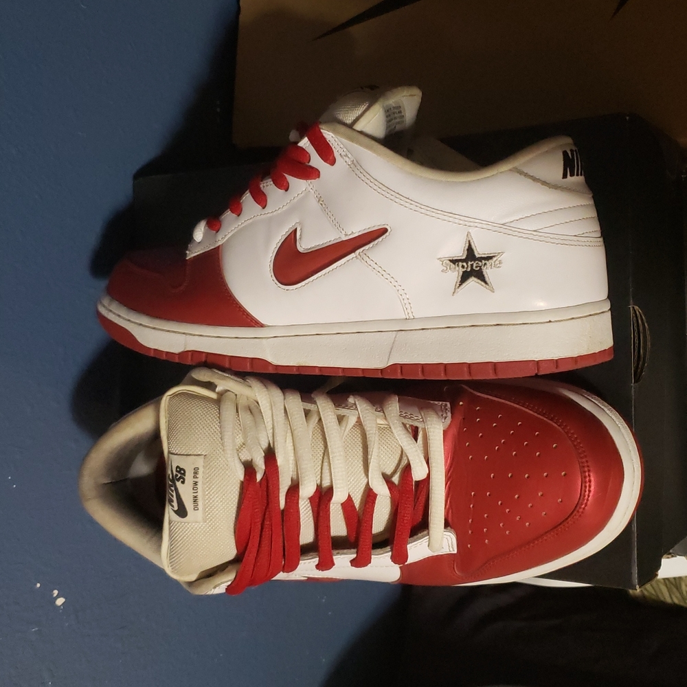 Supreme Nike Dunk Low